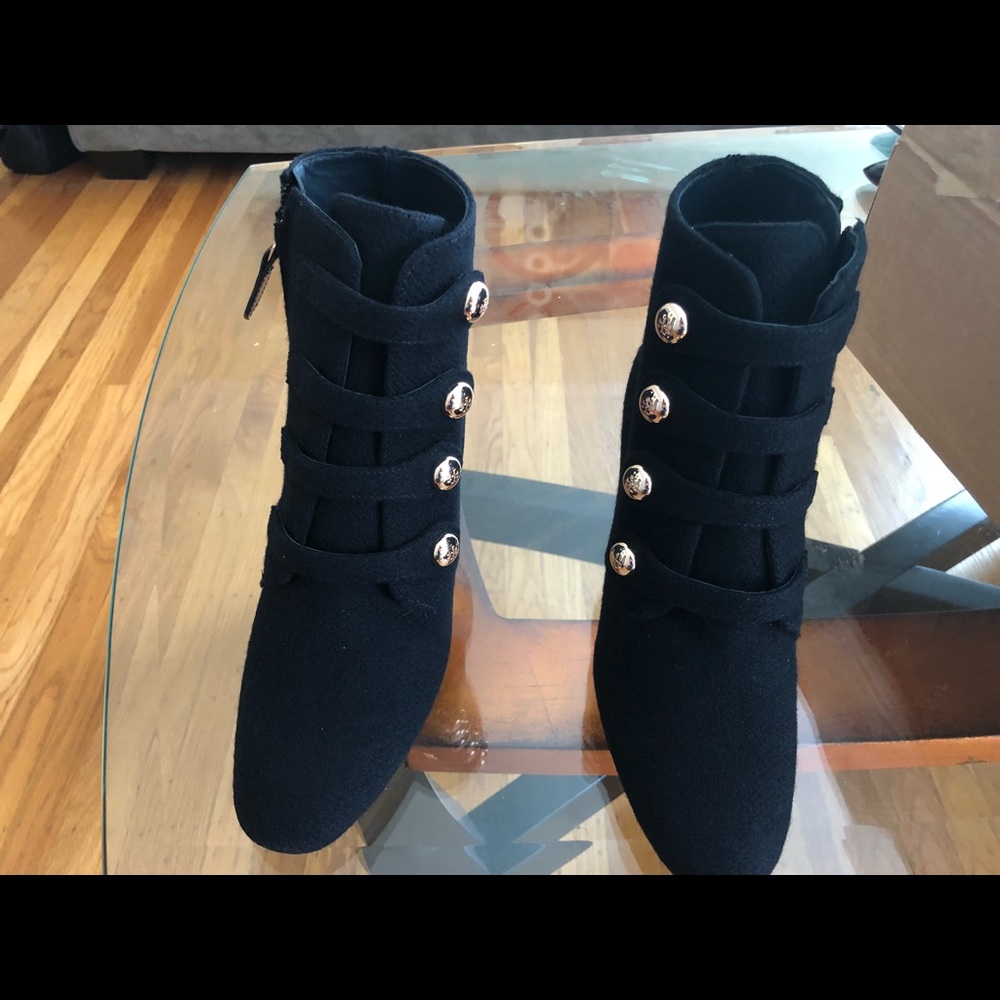 Brand new ToryBurch shoes out of box with tags - Picture 3 of 5
